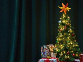 Праздничный эфир с губернатором Тюменской области Александром Викторовичем Моором Новогодние истории: легенды и современники