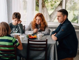 Требуется мама в семью с тремя детьми