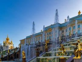 И передайте привет Петергофу