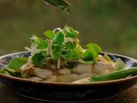 Вьетнам, рельсы и две палочки