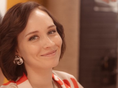 Счастлива по умолчанию