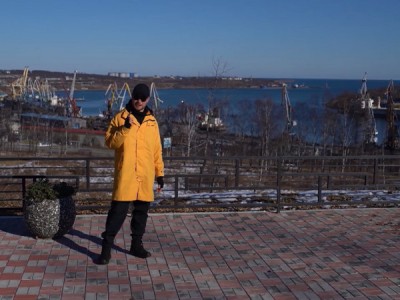 Жизнь своих