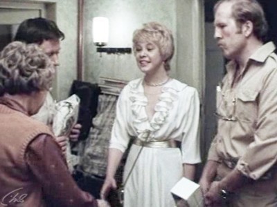 Блондинка за углом (3)