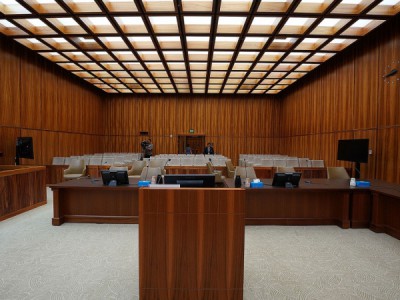 Беспорядок в зале суда