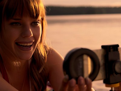 Две девушки и лодка