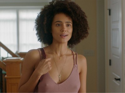 Холли остается ночевать