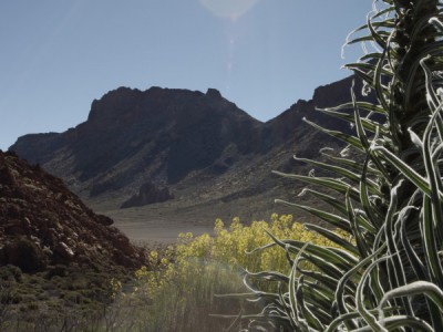 Большой маленький вулкан