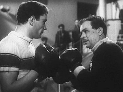 Первая перчатка