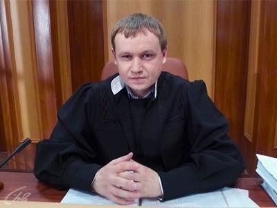 Я работаю в суде