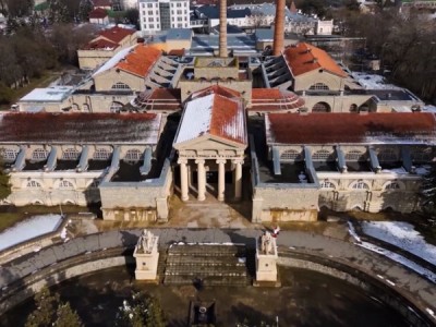 Жизнь своих