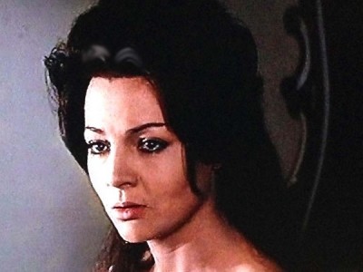 Дама с камелиями