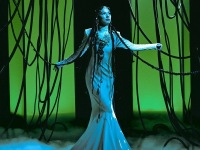 Премьера. Хозяйка нейросети