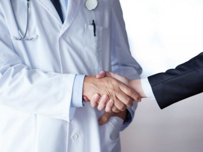 Доктор на работе