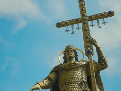 Крест над Россией