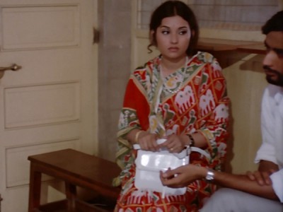 Расцветающий цветок