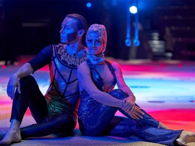 Качели под куполом