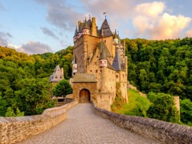 Бастионы власти