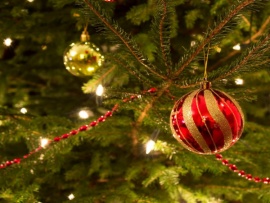 Игрушки на ёлке