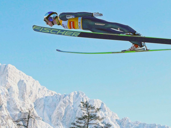 Прыжки на лыжах с трамплина. Рождественское турне. Трамплин HS-72. Прямая трансляция