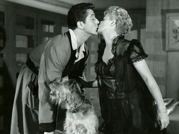 Веди себя прилично!