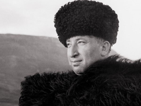 Расул Гамзатов