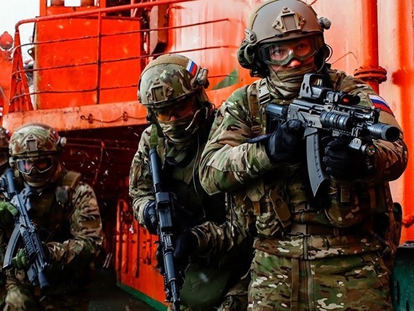 Марш-бросок: Охота на «Охотника» (2)