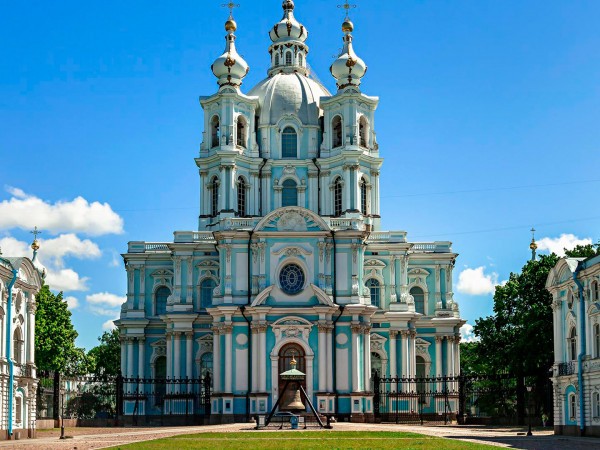 Смольный собор