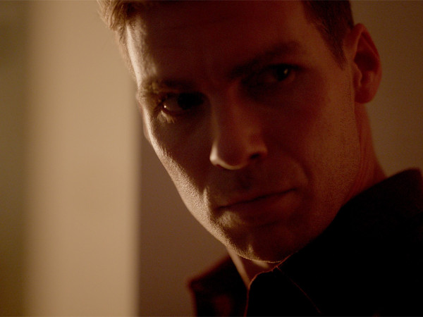 Опасный защитник