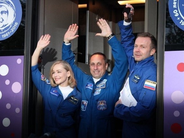 Вызов. Первые в космосе