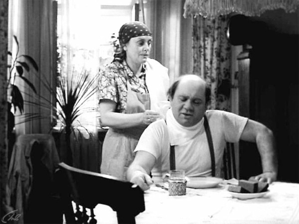 Ехали в трамвае Ильф и Петров