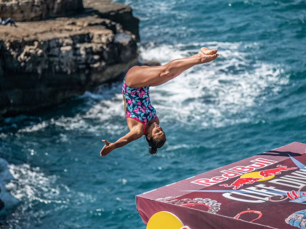 Клифф-дайвинг, история противостояния