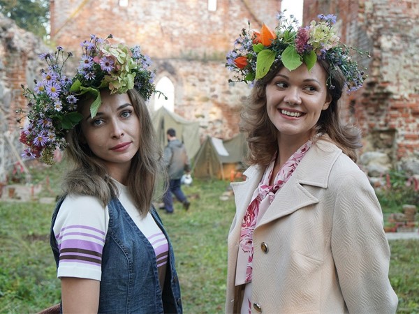 Два силуэта на закате солнца