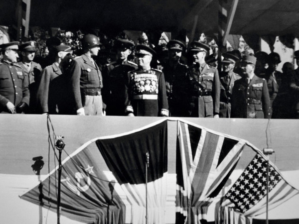 Одна Победа — два парада