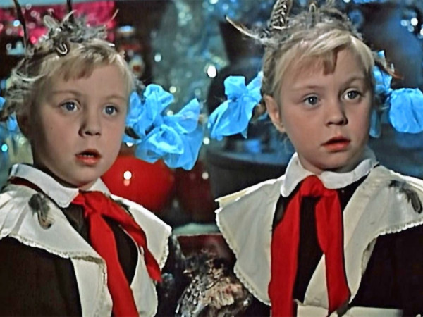 Сёстры Юкины. В Королевстве кривых зеркал