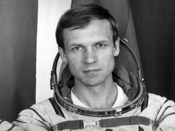 Авдеев. Открытый космос