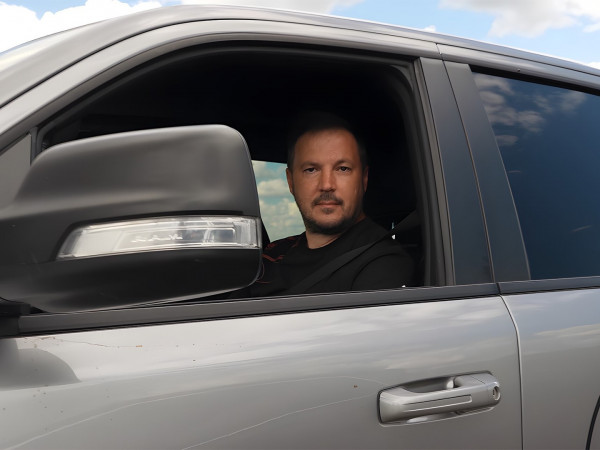 Испытай свою тачку. Менеджер Антон (2)