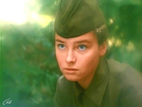 Сто солдат и две девушки