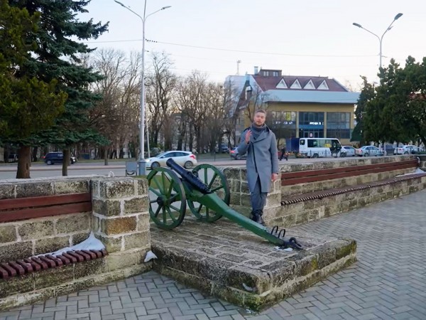 Жизнь своих