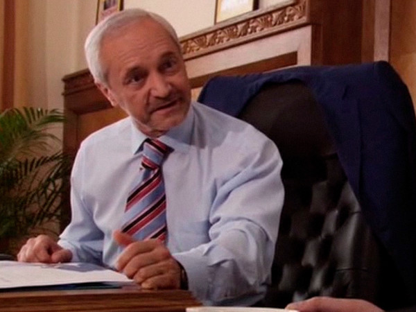 Тройная жизнь (6)