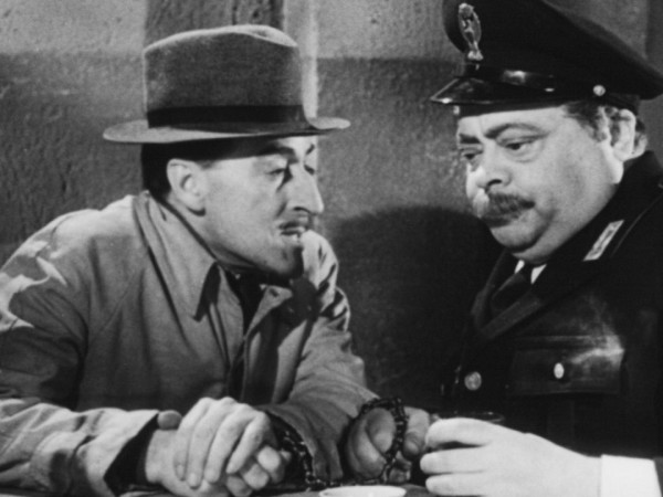 Полицейские и воры