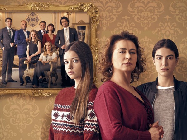 Госпожа Фазилет и ее дочери