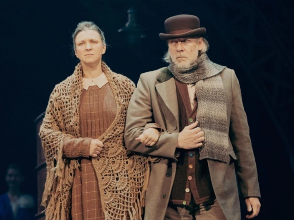 Телеверсия спектакля Последний поезд в постановке Московского государственного театра Ленком Марка Захарова