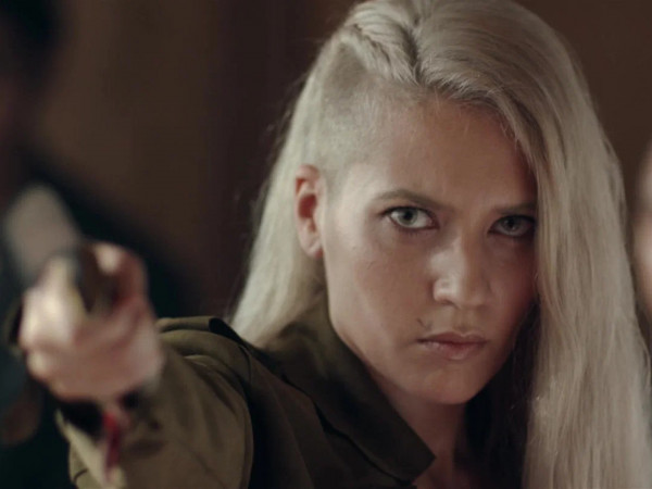 Ночь идёт за нами (2)