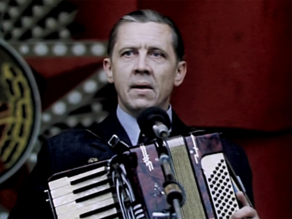 Человек с аккордеоном