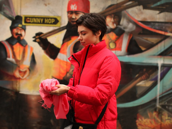 Одновременно