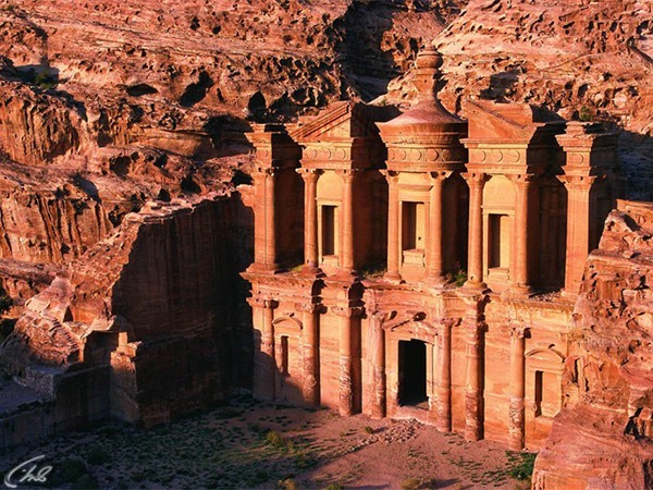 Петра: красная столица пустыни