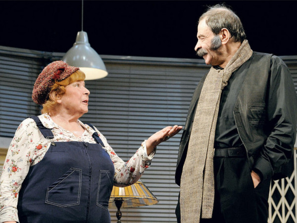 Ольга Аросева в спектакле Театра сатиры Идеальное убийство. Постановка Андрея Житинкина. Запись 2010 года