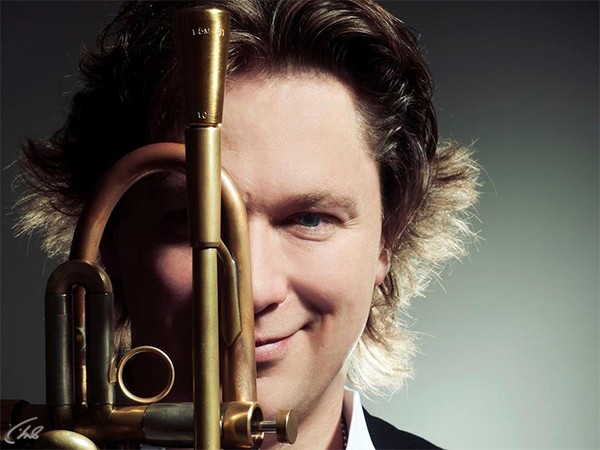 Клуб Шаболовка, 37