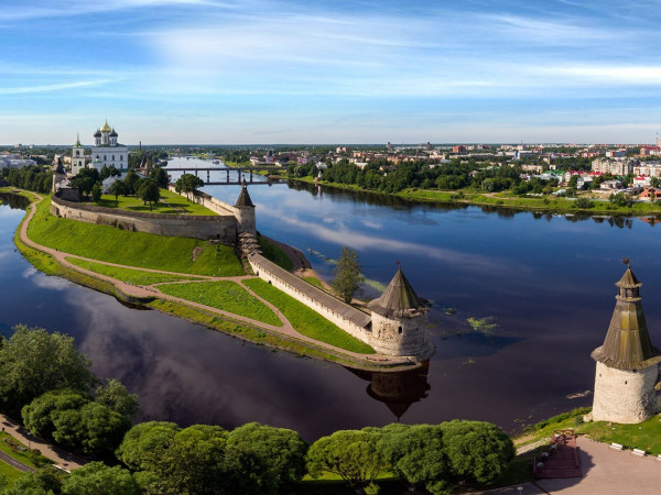 Псковский рубеж: Четыре времени Печерской обители