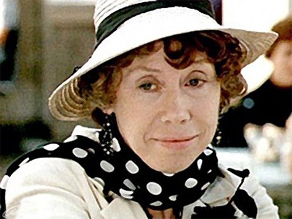 Евгения Ханаева. Под звуки нестареющего вальса